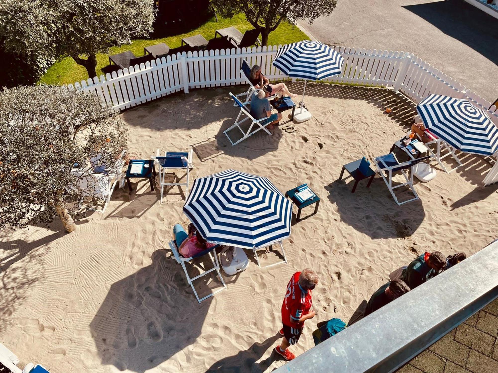 Schlosshof Charme Resort - Hotel & Camping Lana Extérieur photo